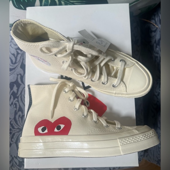 Comme Des Garçons x Converse. Brand new w/ box. Size 4 Men/6 Women - Picture 2 of 5